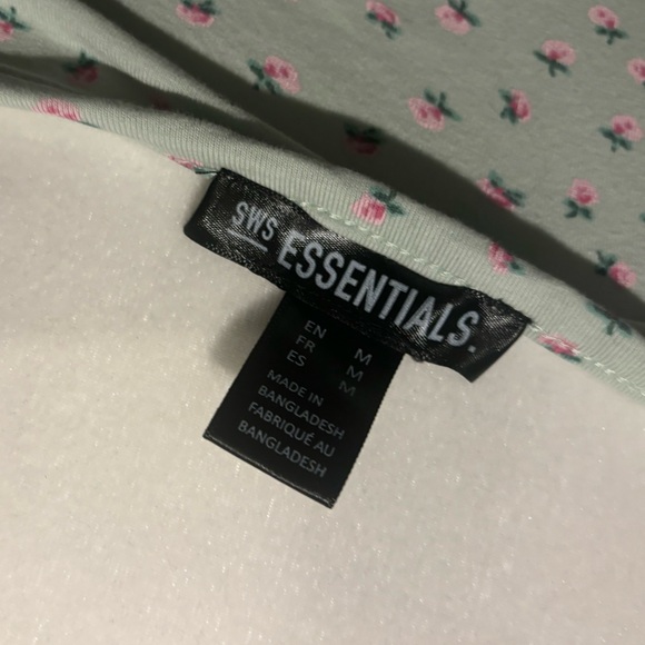 Cute green floral cropped tank - Picture 3 of 3